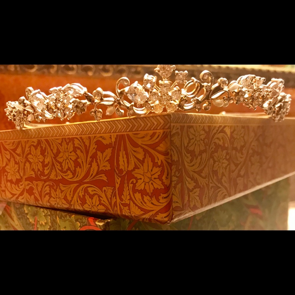 Brand new crystal tiara
